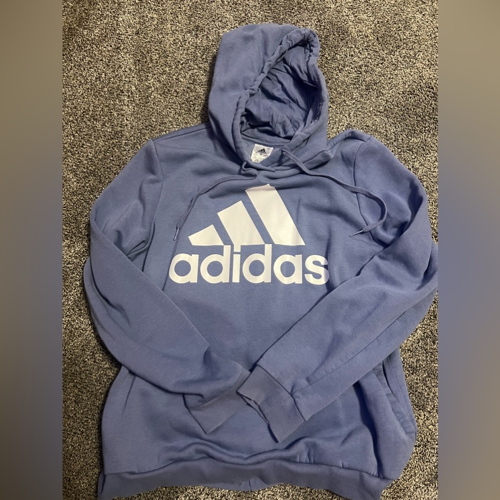 XL Adidas sweatshirt, barely worn, looks new